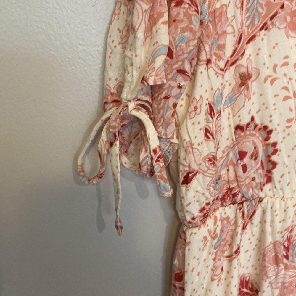 Torrid MIDI Swiss Linen Surplice Dress Paisley SZ 1 Beige Blush Pink Blue NWT - Picture 6 of 9